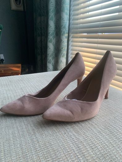 Dusky pink heels. Size 6 or 39