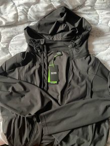 Hugo boss hoodie jacket size xl brand new with tag