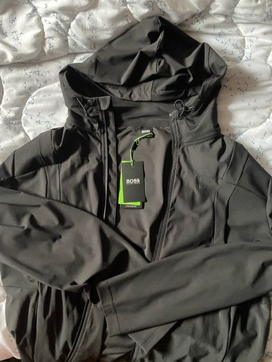 Hugo boss hoodie jacket size xl brand new with tag