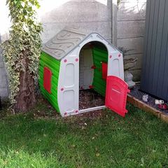 Children's outdoor playhouse