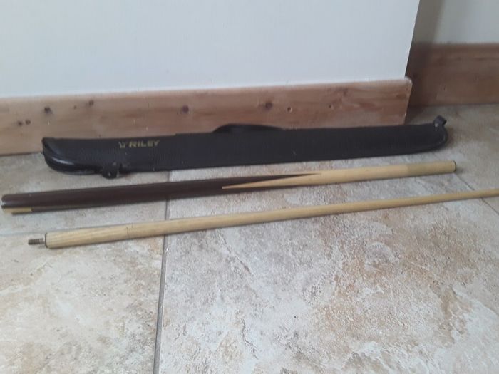 vintage snooker cue