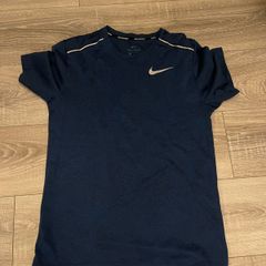 Nike T-Shirt Men's Size Small. New without tags