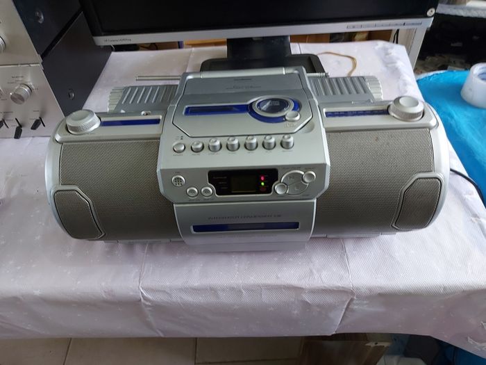 GOODMANS Stereo MW-FM CD, Tape Portable System Model GPS 327R, Fourway Speaker System, in excellent cosmetic condition