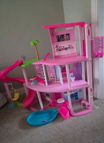 Barbie dreamhouse