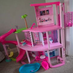 Barbie dreamhouse