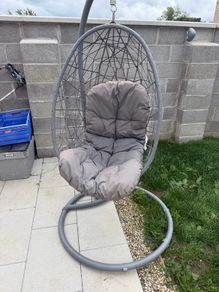 egg chair