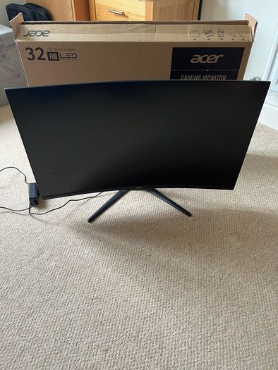 Acer ED320QR 31.5 Inch Curved Monitor with box