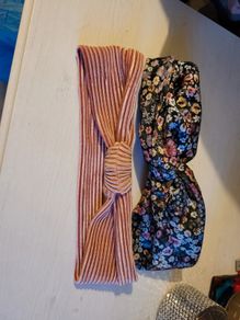 2 cute hairbands