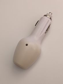 Car USB charger (Konig)