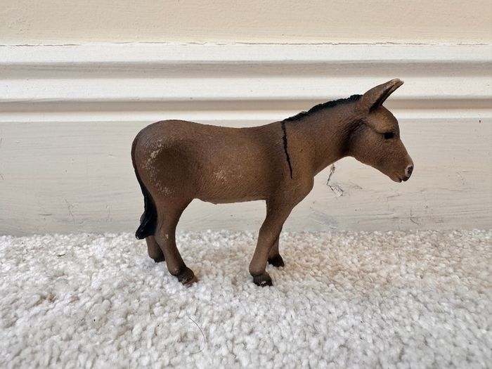 Schleich Donkey Burro Jenny Farm Animal Figure 2008 D-73527  approx. 8.5 cm. Used Please see photos