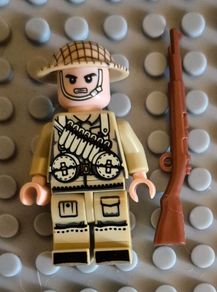 Lego compatible, military figures, British infantry (desert rats). 15 figures plus rifles.