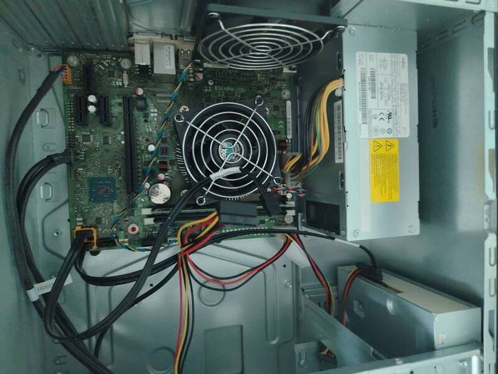 Fujitsu i3 6th gen computer