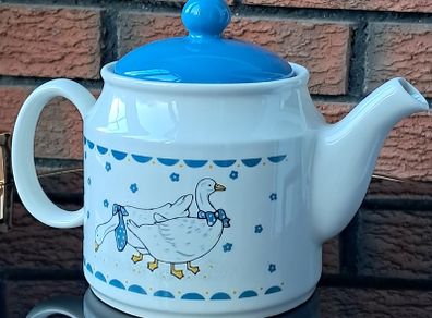 Rare "Sadler", England Ceramic Teapot
