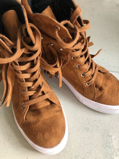 Gorgeous shoes size 3