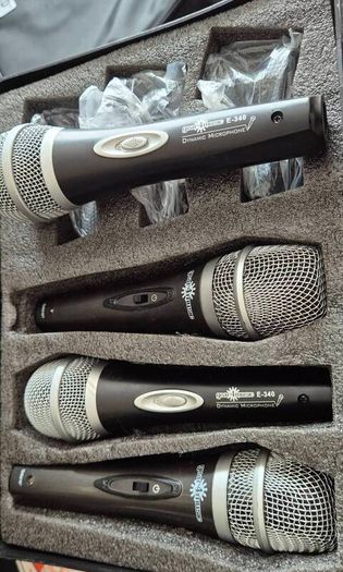 4 x Gear4Music Microphones