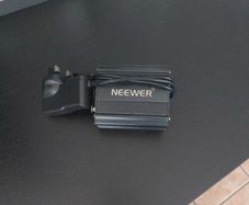 Neewer Nw 100