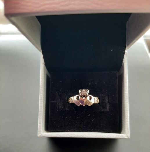 Claddagh ring 9ct gold