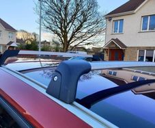 Genuine Ford Galaxy 06/10 car roof bars/rail with two keys.