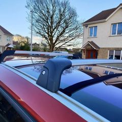 Genuine Ford Galaxy 06/10 car roof bars/rail with two keys.