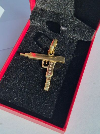 18K Gold Pendant