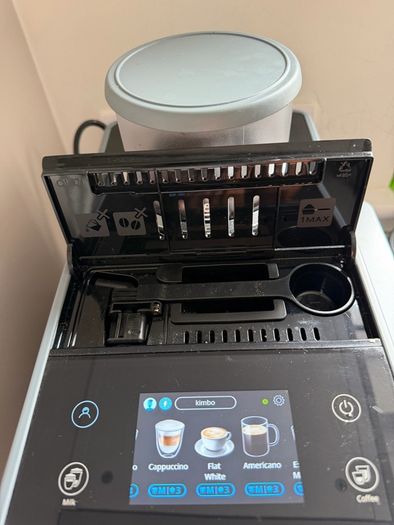 De longhi Rivelia coffee machine