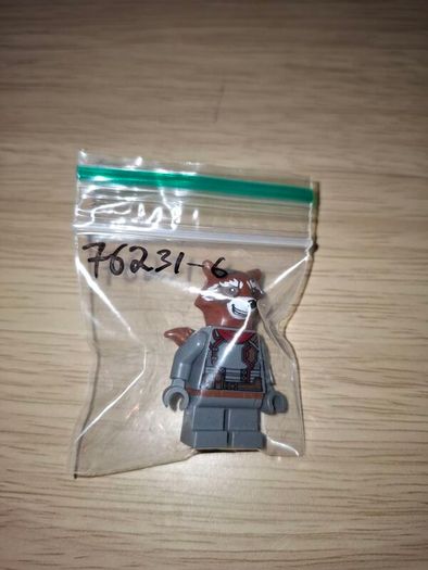 A mix of Lego Marvel Minifigures