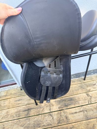 Norton 17 inch Medium GP Saddle Excellent Condition