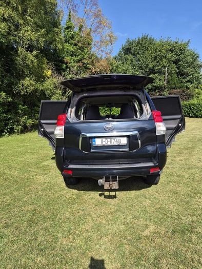Toyota Land Cruiser 2011