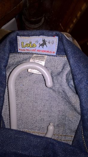 Lois Denim Jacket and dark jeans
