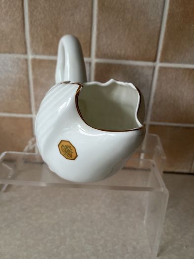 Vintage Royal Tara " Irish Blossom " Swan Choir Boy & Vase