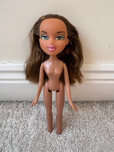 Bratz Doll Funk Out Fianna Original 1st Release The head creaks when it moves Used Please see photos