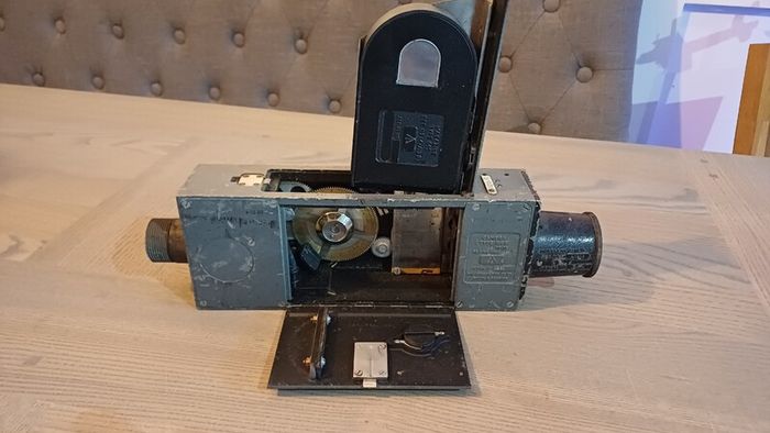 WW2 RAF Air Ministry Spitfire/Hurricane G45 Gun Camera with Film Magazine