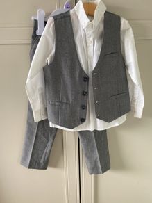 Next signature 3 piece suit 3-4 years