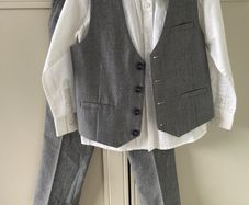 Next signature 3 piece suit 3-4 years
