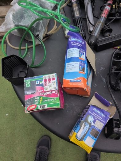 Aquarium heaters and Air pumps