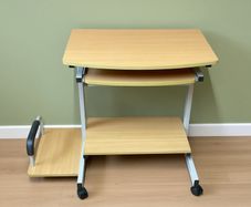 Mobile Computer Desk with Pull Out Keyboard Tray & Printer Shelf