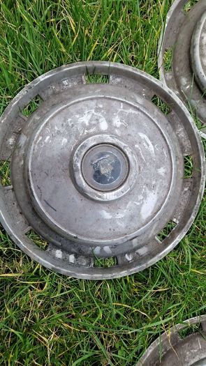 Vintage rover hub caps x8 +1