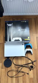 PS5 Digital Edition, 2x Controllers, Box & Cables