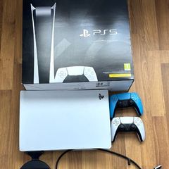 PS5 Digital Edition, 2x Controllers, Box & Cables