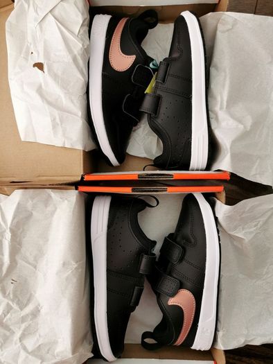 Girl's/boy's NIKE runners NEW size UK 10