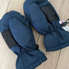 Boys winter gloves mittens size 3-4 years old