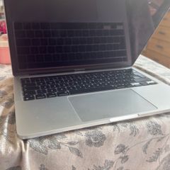 macbook pro m2 2023