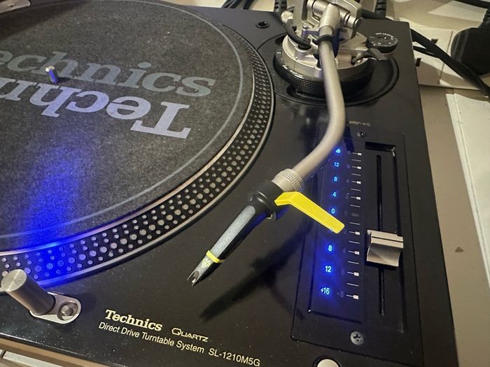 Technics SL-1210 M5G