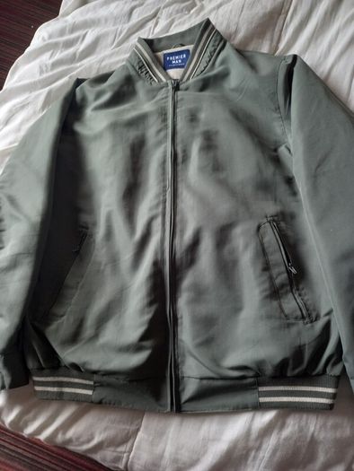 Premier Mans jacket, size large.