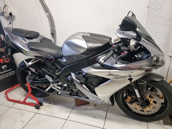 Yamaha R1 2004