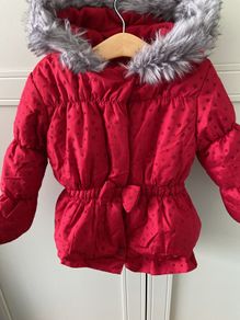 Cosy red starry jacket 18-24 month with faux fur hood trim