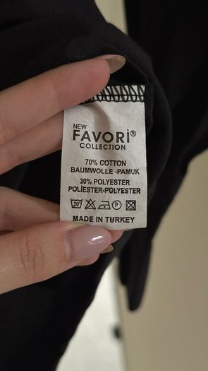 Classic Black Long Sleeve Button-Down Shirt - Size S/M