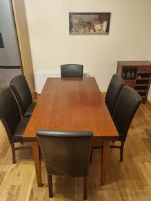 Table & 6 chairs extendable