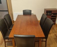 Table & 6 chairs extendable