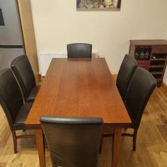 Table & 6 chairs extendable